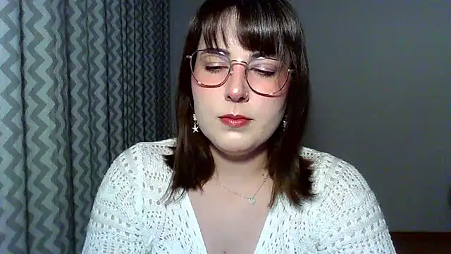 ClaraHard online show from July 6, 2026, 7:05 pm