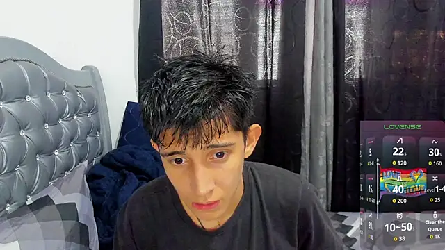 gomitaboy1 online show from April 3, 2026, 7:12 pm