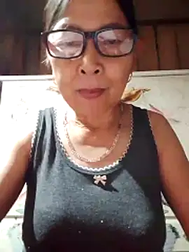 Snapshot of Sky-rain98 chatting on May 5, 2026, 10:29 pm Sky-rain98 online show from May 5, 2026, 10:29 pm