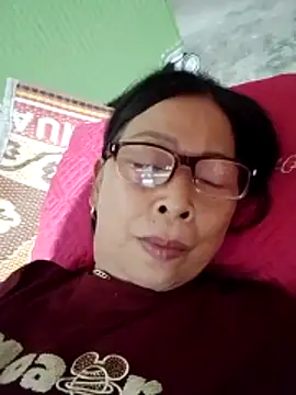 Snapshot of Sky-rain98 chatting on May 13, 2026, 6:44 am Sky-rain98 online show from May 13, 2026, 6:44 am