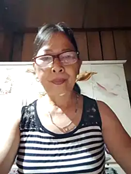 Snapshot of Sky-rain98 chatting on June 2, 2026, 8:33 pm Sky-rain98 online show from June 2, 2026, 8:33 pm