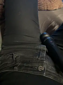 aleexii s online show from April 4, 2026, 7:00 pm