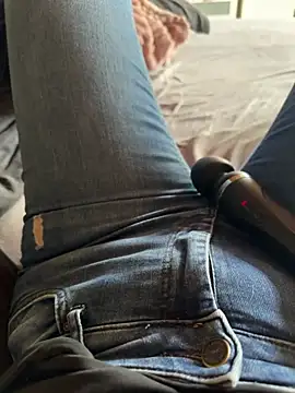 aleexii s online show from April 9, 2026, 1:49 pm