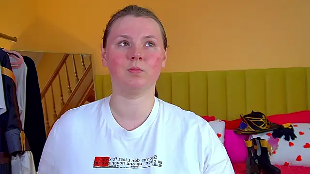 MelodyMoores online show from April 25, 2026, 7:00 am