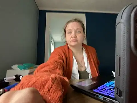 Snapshot of highimmaryjane chatting on May 14, 2026, 6:47 pm highimmaryjane online show from May 14, 2026, 6:47 pm