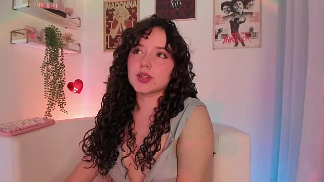 Snapshot of Ally_belle chatting on July 8, 2026, 9:30 pm Ally belle online show from July 8, 2026, 9:30 pm
