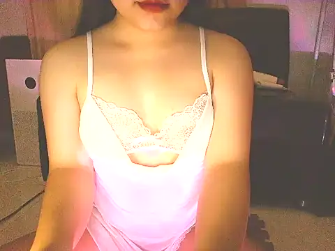 Snapshot of Wxrkeylee chatting on May 4, 2026, 5:09 pm Wxrkeylee online show from May 4, 2026, 5:09 pm