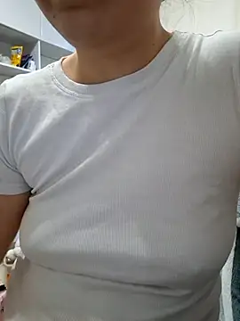 Emi hot1 online show from April 10, 2026, 12:43 pm