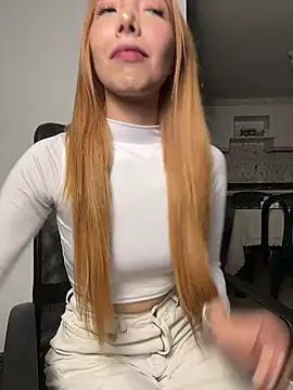 Suki 3 online show from April 21, 2026, 1:42 am