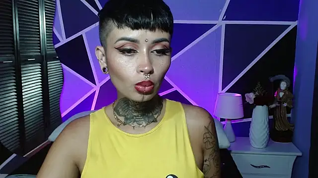 Sol Baker online show from April 6, 2026, 4:46 am