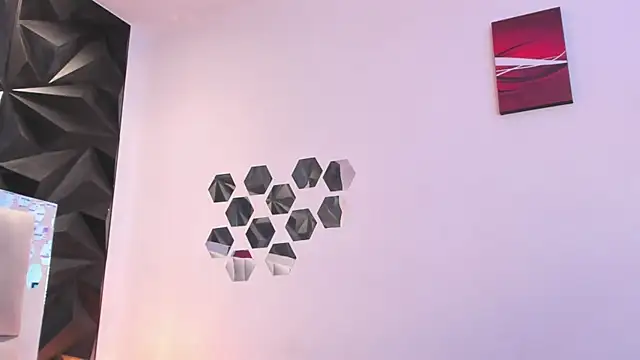 Katijis online show from April 16, 2026, 6:52 pm