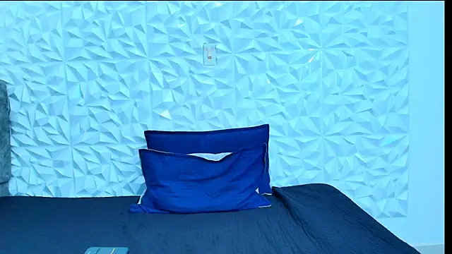 SOPHIA ZC online show from April 14, 2026, 7:20 pm