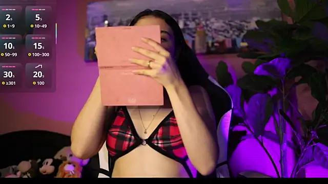 Danaa Rousee  online show from March 5, 2026, 8:38 pm