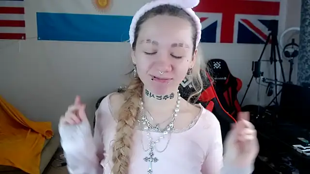 Nica Kawaii online show from March 16, 2026, 6:28 am