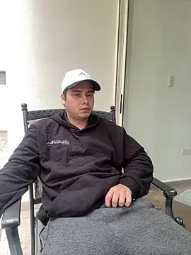 tato15152 online show from April 8, 2026, 9:04 pm