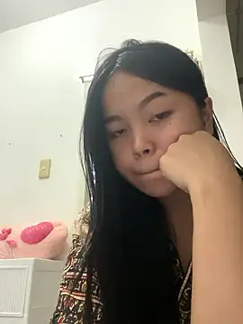 Dancinginfirelight online show from March 5, 2026, 9:49 am