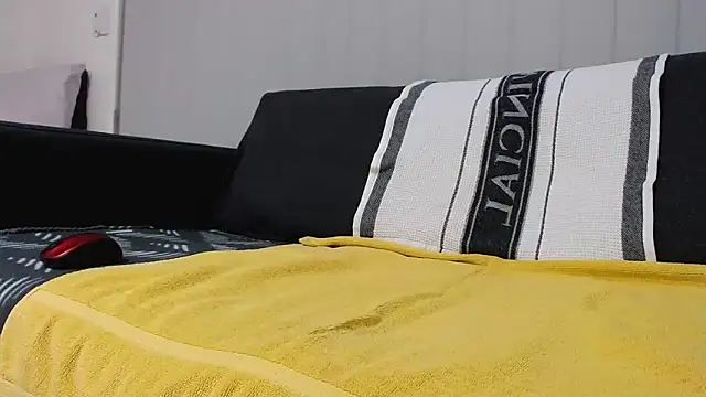 lilchristianxh online show from April 15, 2026, 4:14 pm