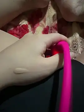 Weter squirt77 online show from April 4, 2026, 3:31 pm