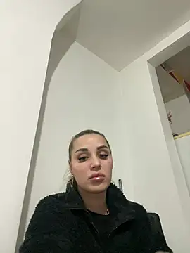 Giullyaxxx online show from March 11, 2026, 10:16 pm