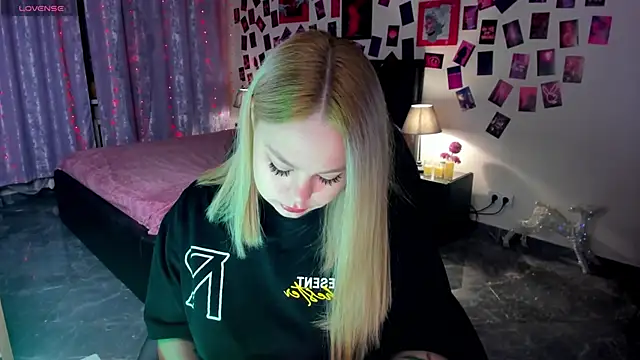 AmeliaMerris online show from April 2, 2026, 8:39 pm