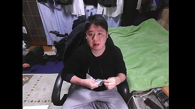 Snapshot of hide39 chatting on March 13, 2026, 5:08 pm hide39 online show from March 13, 2026, 5:08 pm