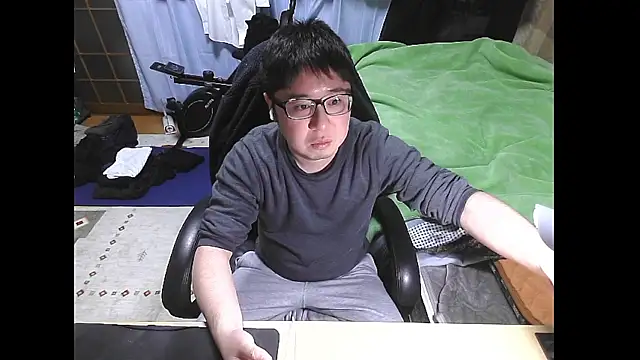 Snapshot of hide39 chatting on March 15, 2026, 1:28 pm hide39 online show from March 15, 2026, 1:28 pm