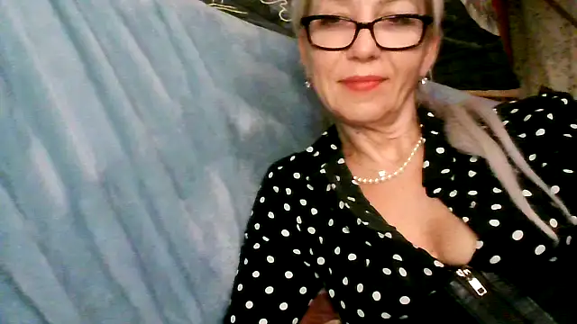 Snapshot of AlisaAngell chatting on April 11, 2026, 2:49 am AlisaAngell online show from April 11, 2026, 2:49 am