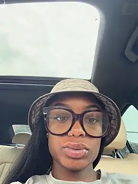 Princessssbby online show from May 11, 2026, 5:43 pm