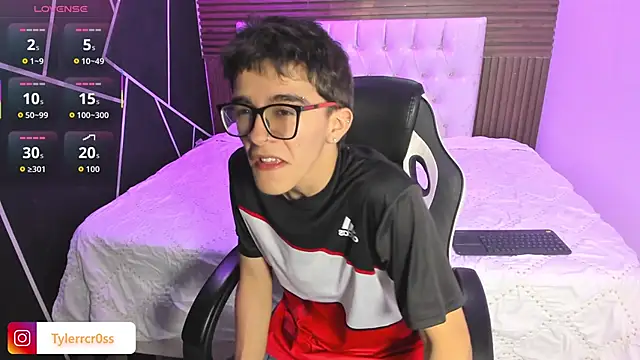 TylerCross  online show from April 4, 2026, 8:45 am