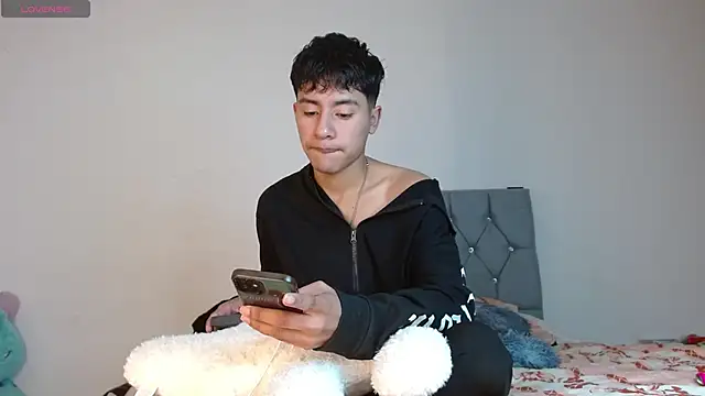 Snapshot of Sebas_fire4 chatting on May 8, 2026, 8:58 pm Sebas fire4 online show from May 8, 2026, 8:58 pm