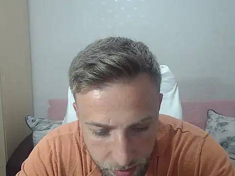 BlondEagleMuscle online show from May 6, 2026, 6:46 pm