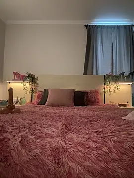 NikkiRylie online show from June 4, 2026, 8:04 pm