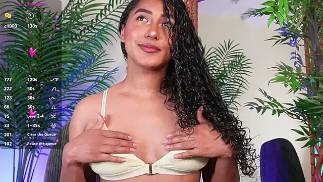 Snapshot of SoyJuliana_19 chatting on June 3, 2026, 12:08 pm SoyJuliana 19 online show from June 3, 2026, 12:08 pm