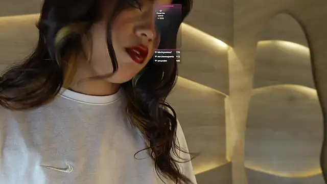Mia Rosalie online show from May 14, 2026, 7:42 pm