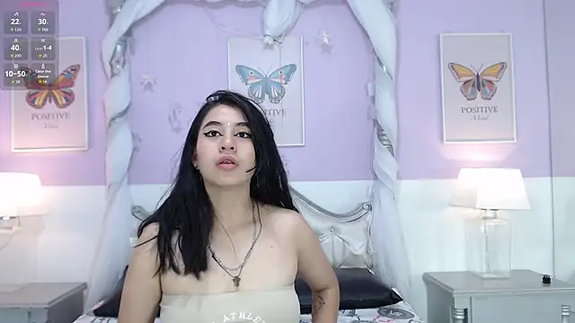 YayaQueen online show from July 12, 2026, 12:07 pm
