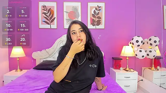 YayaQueen online show from July 19, 2026, 12:09 pm