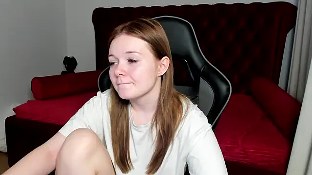 ElinaVale online show from June 11, 2026, 2:53 am