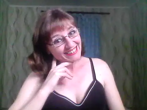 Alisaprice077 online show from May 20, 2026, 3:07 pm