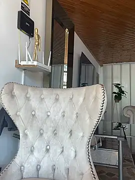 Cloe pink1 online show from April 4, 2026, 1:30 pm