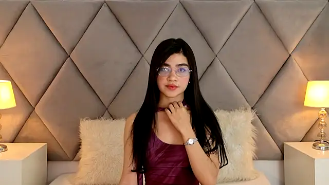 Snapshot of OliviaDiaz chatting on April 27, 2026, 8:29 pm OliviaDiaz online show from April 27, 2026, 8:29 pm