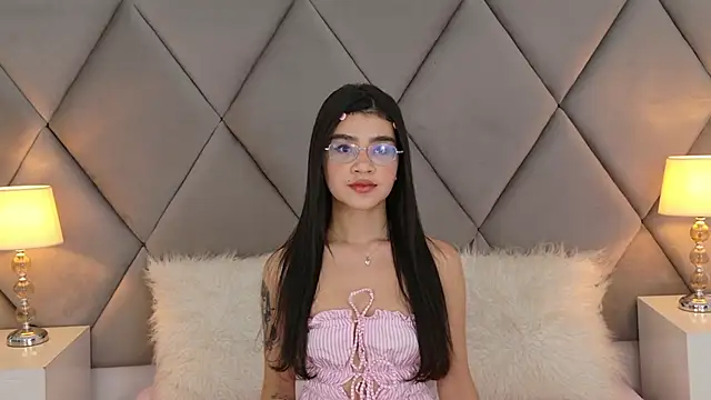 Snapshot of OliviaDiaz chatting on May 10, 2026, 8:03 pm OliviaDiaz online show from May 10, 2026, 8:03 pm