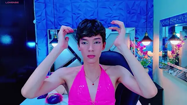 Stefany PiInk online show from May 22, 2026, 12:22 pm