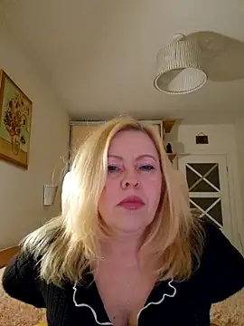 JanieLight53 online show from April 3, 2026, 8:07 pm