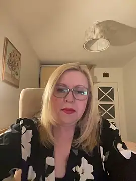 JanieLight53 online show from May 2, 2026, 7:52 pm