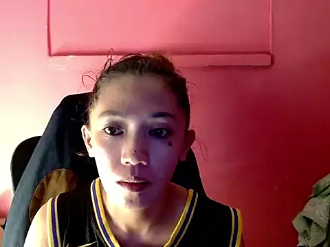 mia slut0810 online show from March 7, 2026, 6:32 am