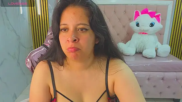 sara tellez s online show from May 8, 2026, 3:23 am