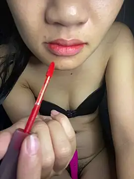 -Lilyn- online show from July 21, 2026, 6:10 pm