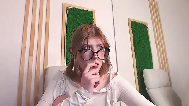 Snapshot of Elvessa_Aura chatting on March 12, 2026, 11:55 pm Elvessa Aura online show from March 12, 2026, 11:55 pm
