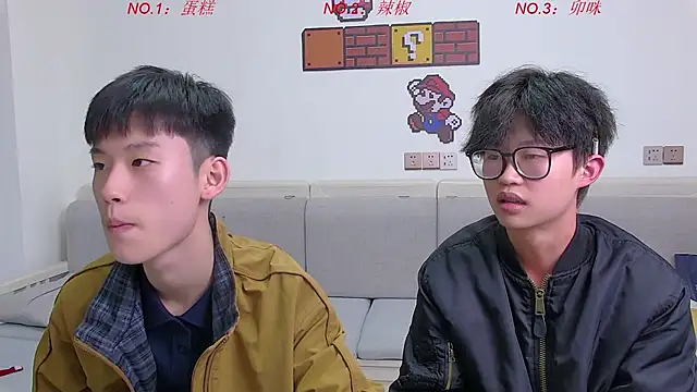 Chili-001 online show from April 15, 2026, 12:39 am