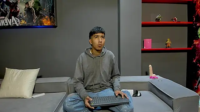 Ender h0tt online show from April 6, 2026, 1:56 pm